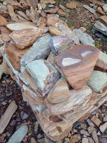 Златолит жёлтый, жёлто-зелёный глыбки и валуны для ланшафтного дизайна купить в Самарской области