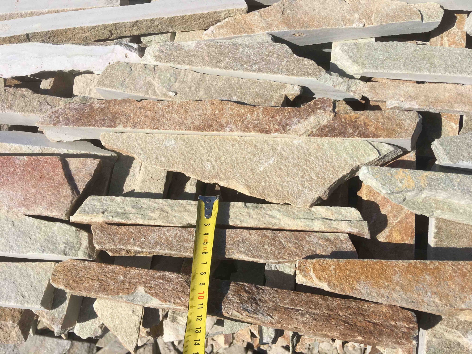 Горбушка златолит золотистый для облицовки купить в Самарской области