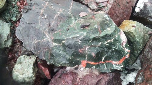 Гигантские зелёные валуны для ландшафтного дизайна весом более 5 тонн купить в Самарской области