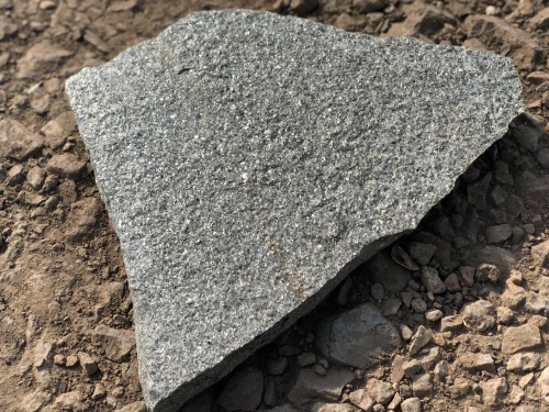 Плитняк златолит Уральский для цоколя, отмостки купить в Самарской области