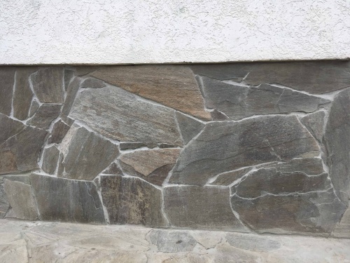 Плитняк златолит Уральский для цоколя, отмостки купить в Самарской области