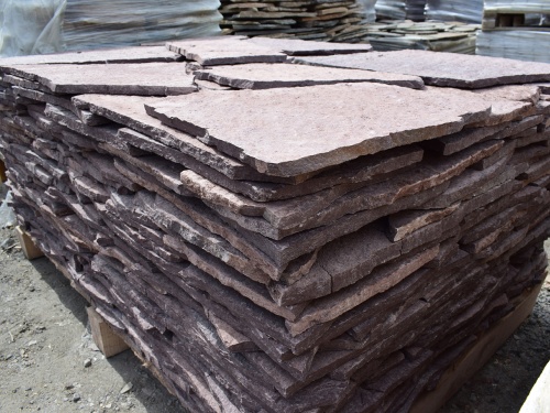 Плитняк лемезит бордовый для облицовки цоколя 20-25 мм  купить в Самарской области