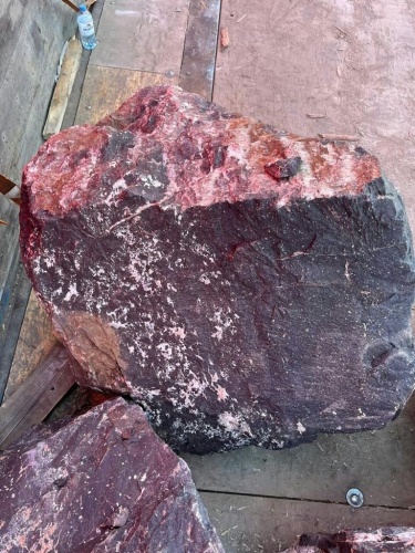 Камни для ландшафтного дизайна красно-фиолетовые 10-60 килограмм купить в Самарской области