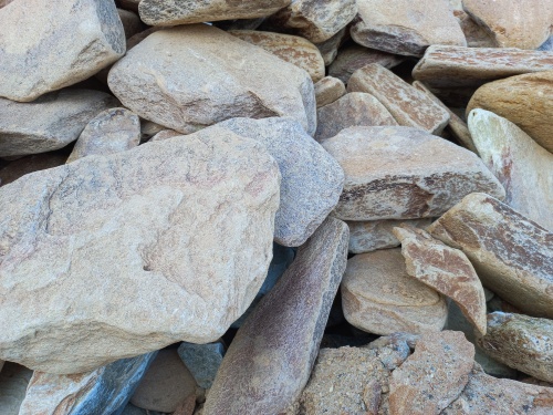 Златолит жёлтый, жёлто-зелёный глыбки и валуны для ланшафтного дизайна купить в Самарской области