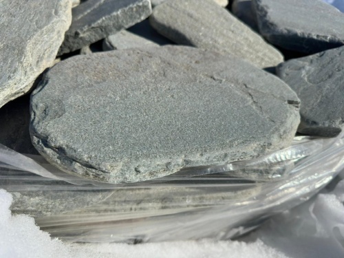 Плитняк златолит зелёный галтованный для мощения на бетон купить в Самарской области