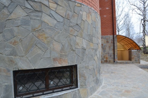 Плитняк златолит Уральский для цоколя, отмостки купить в Самарской области